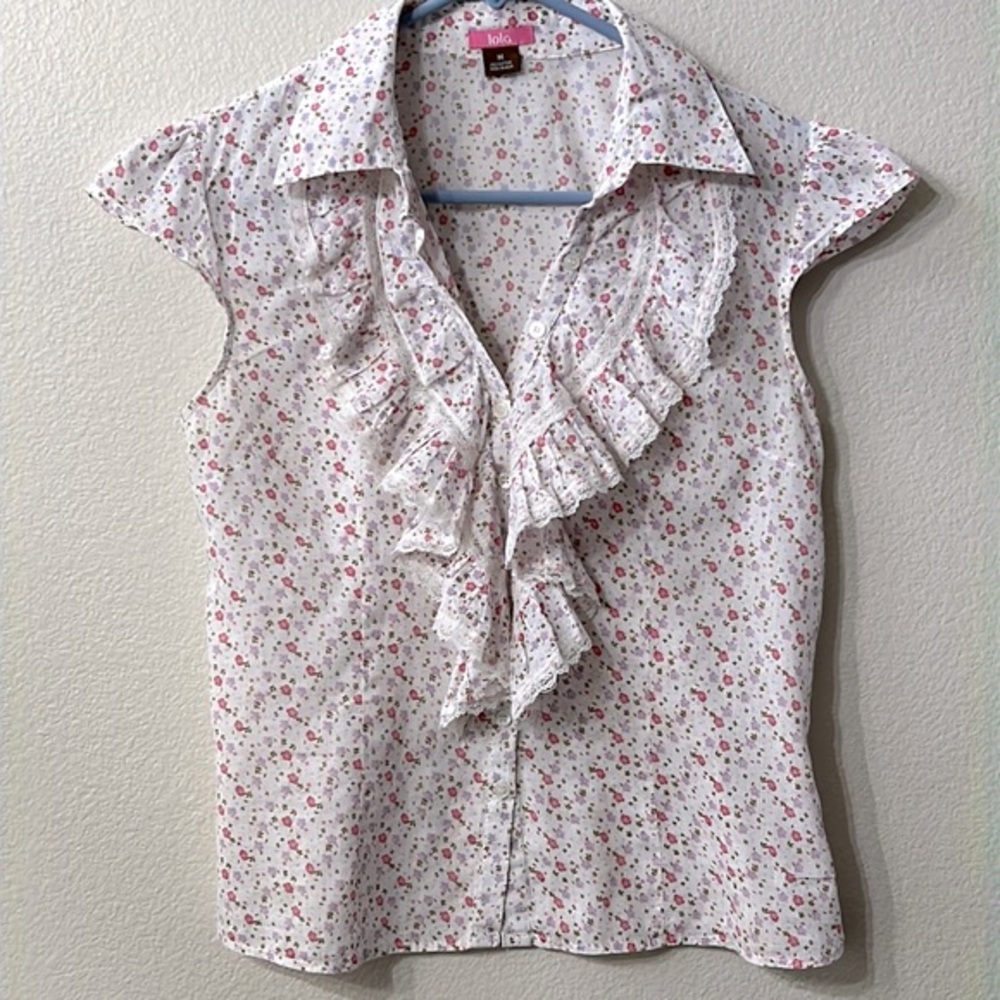 Lola cap sleeve ruffle floral top. Size medium